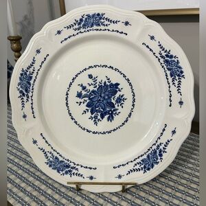 Elegant Blue Floral Dinner Plate